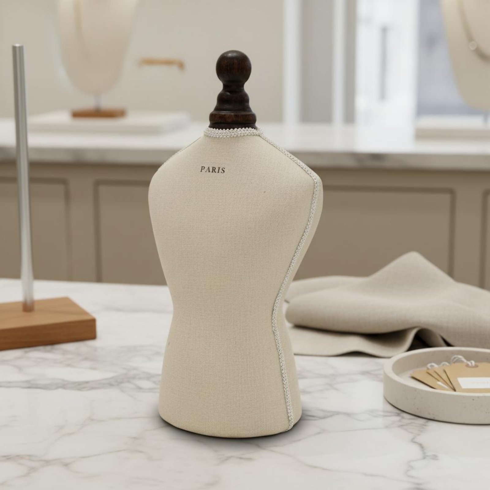 Expositor de Colares de Mesa e - Dress Form Mannequin avaliação e preço